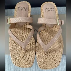 Donald J. Pliner Blush Braided- Thong Sandals metallic lizard print strap. Sz 8
